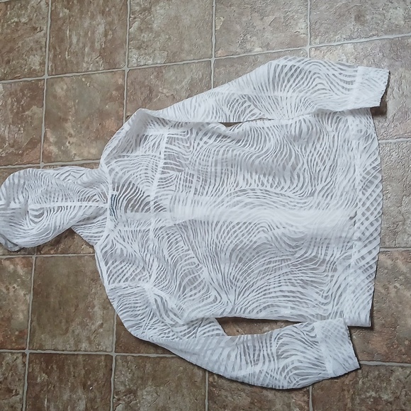 EUC Bamboo Traders Hooded Sheer White Coverup Size Small - Picture 4 of 5